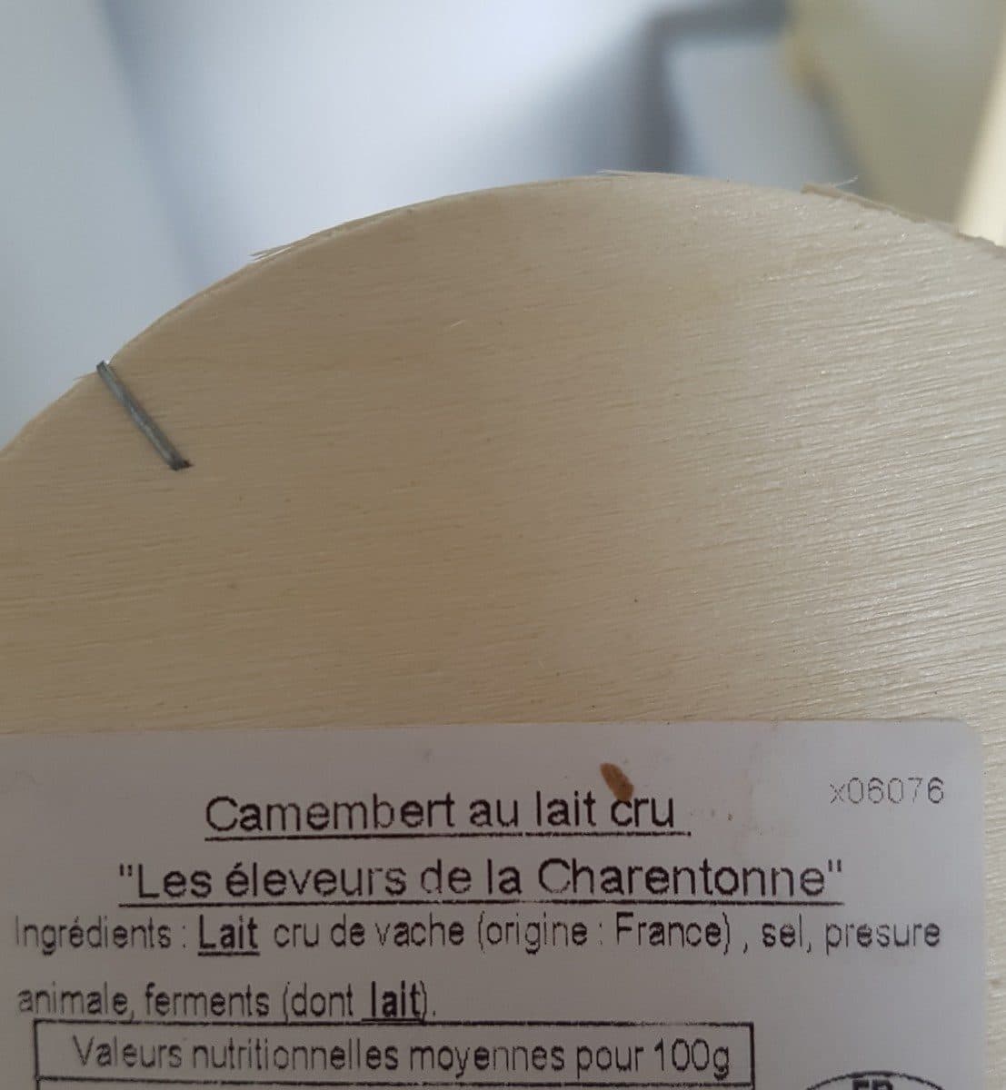 LES ELEVEURS DE LA CHARENTONNAISE Camembert au lait cru packshot