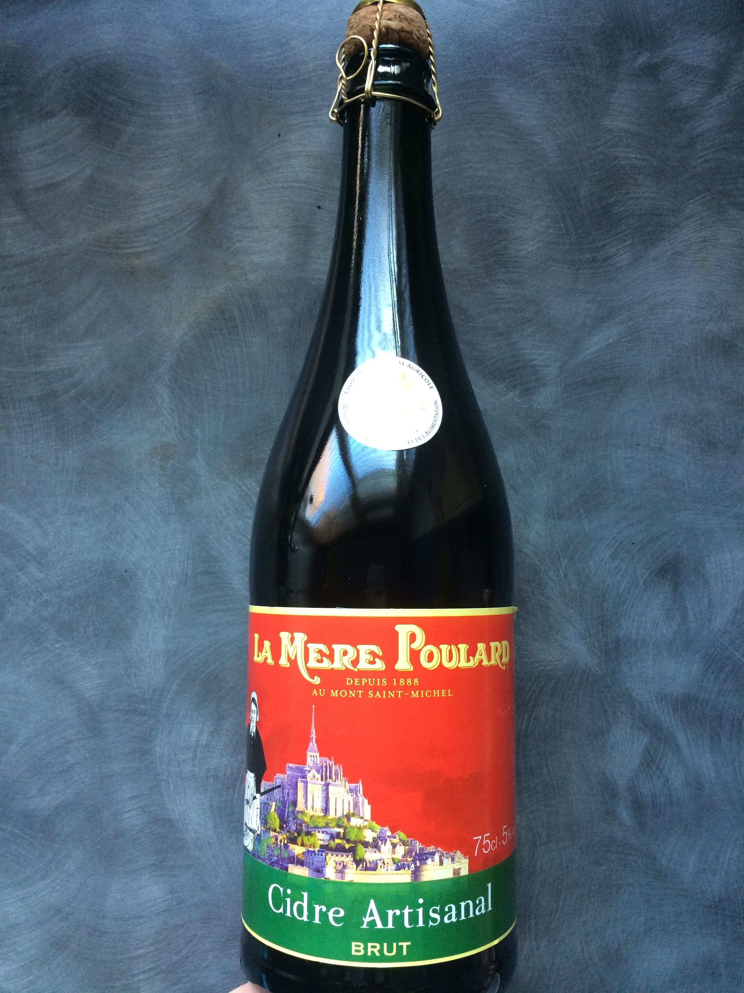 La Mère Poulard Cidre artisanal brut packshot