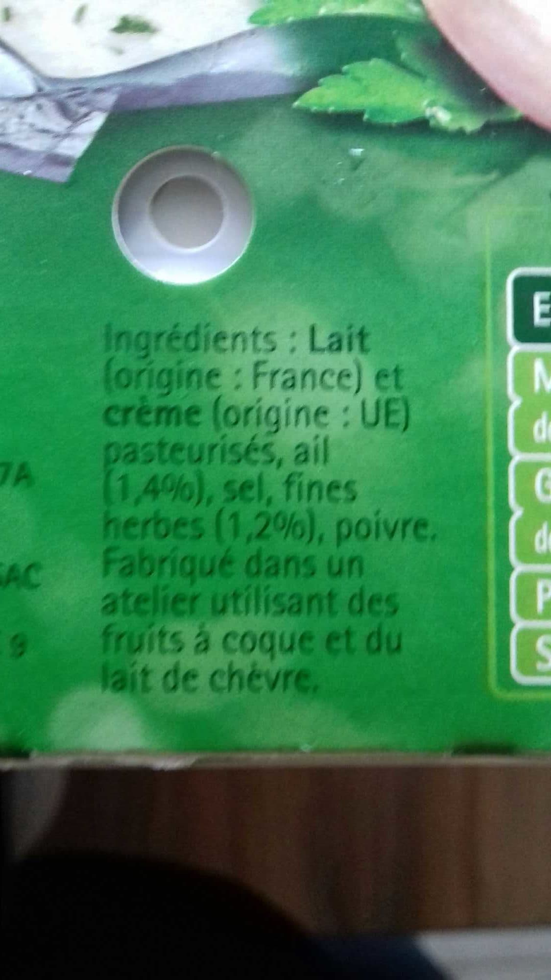 Savencia Ail et fines herbes packshot
