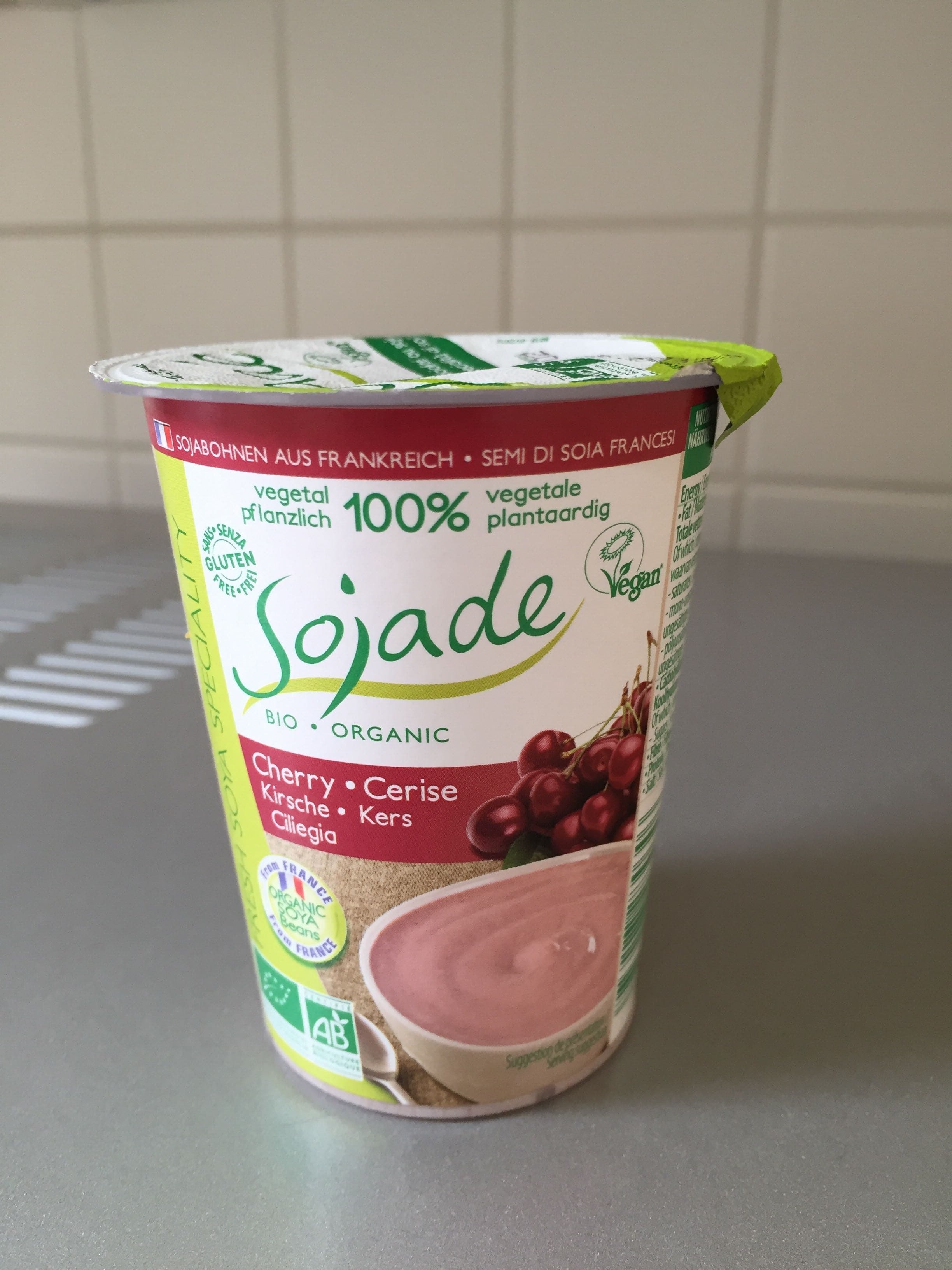 Sojade Spécialité biologique au soja cerise packshot