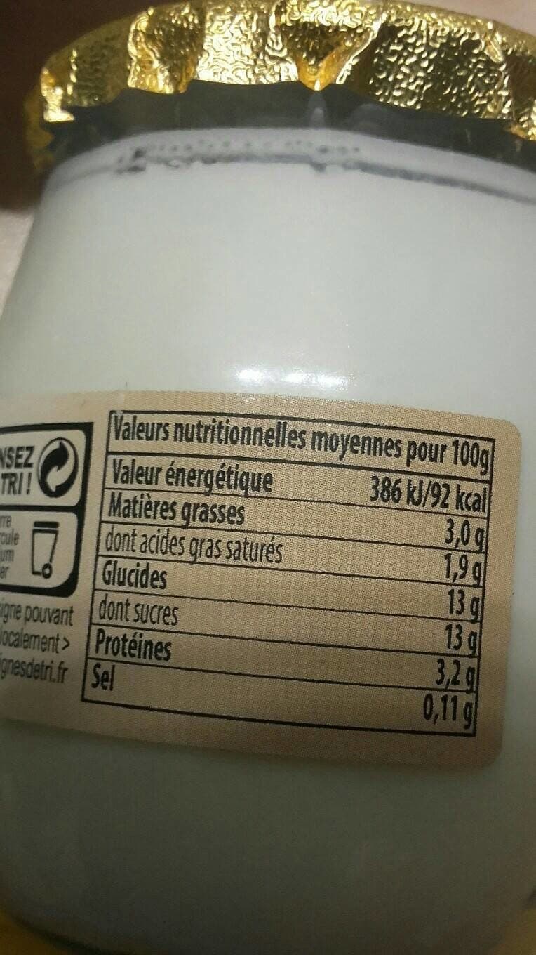 Malo Yaourt au lait entier saveur vanille packshot