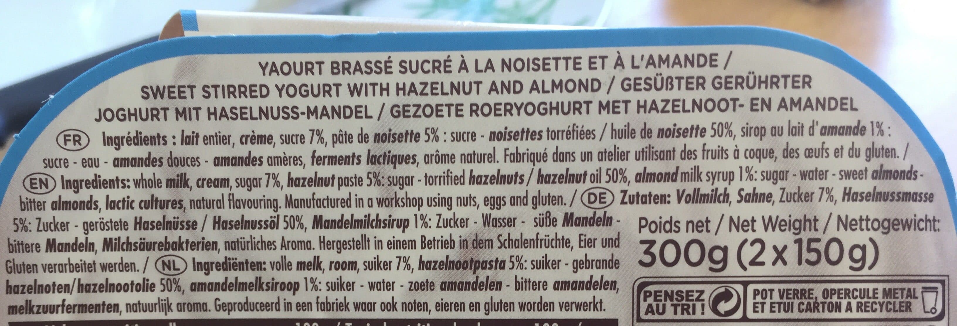 La Fermière Le Yaourt Onctueux à la noisette et sa pointe d'amande packshot
