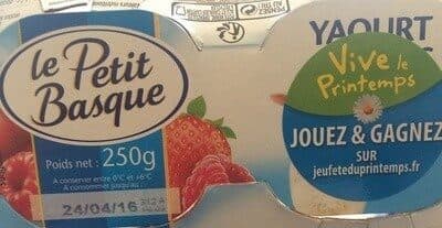 Le Petit Basque Yaourt de brebis, sur lit de fruit rouge packshot