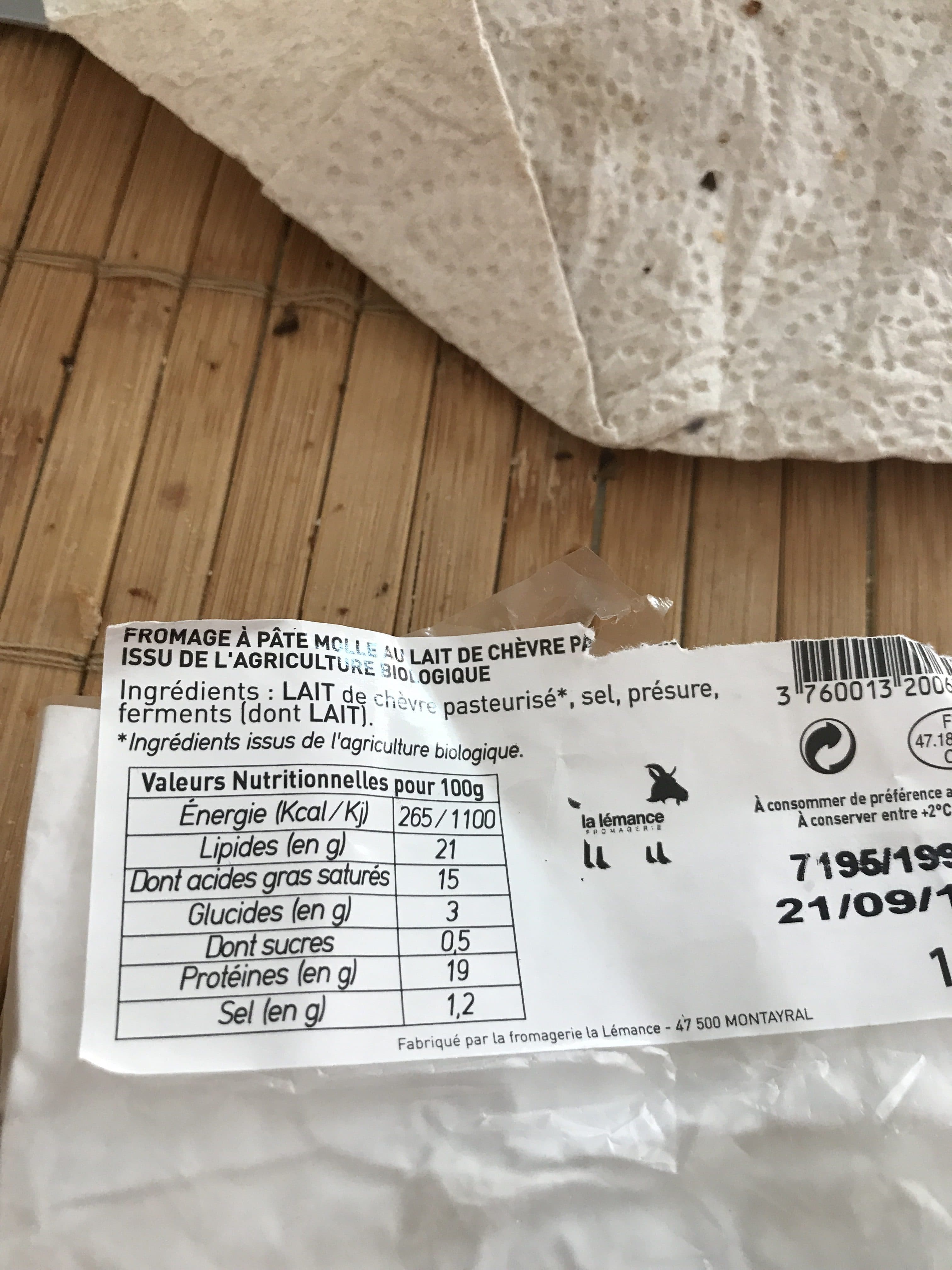 La Lémance Fromagerie La buche chevre biologique packshot