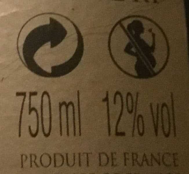 Montaudon Champagne packshot