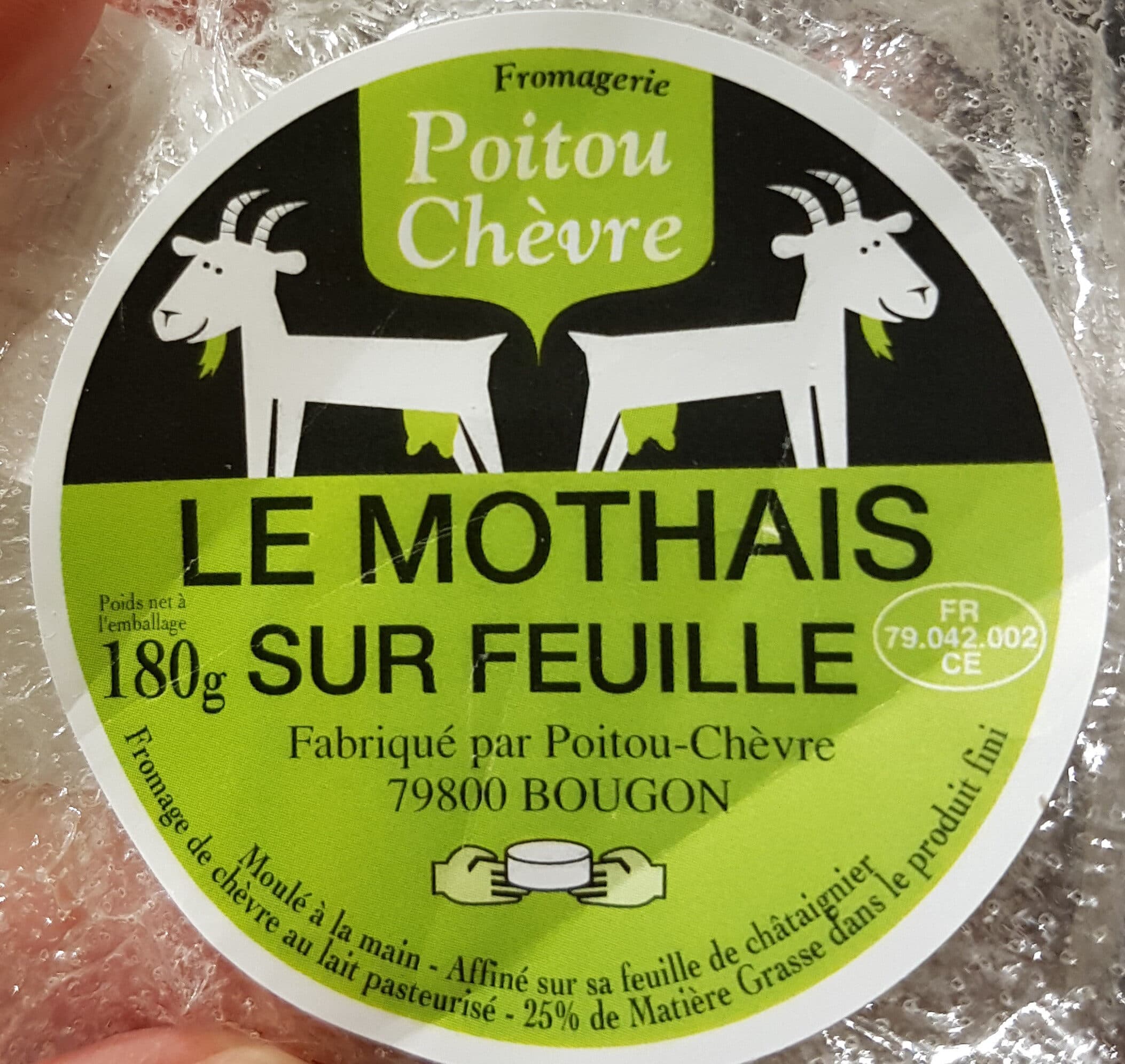Fromagerie Poitou Chèvre Le Mothais sur feuille packshot