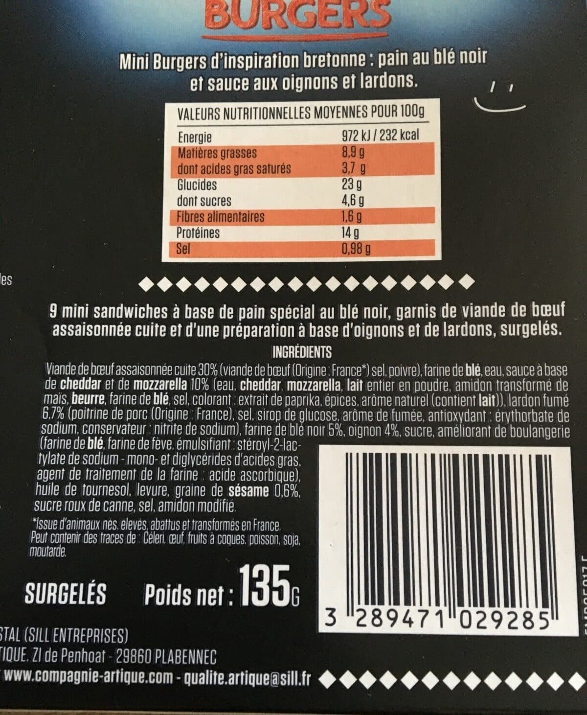 La compagnie artique Mini burgers d'inspiration bretonne, pain au blé noir et sauce aux oignons et lardons. packshot