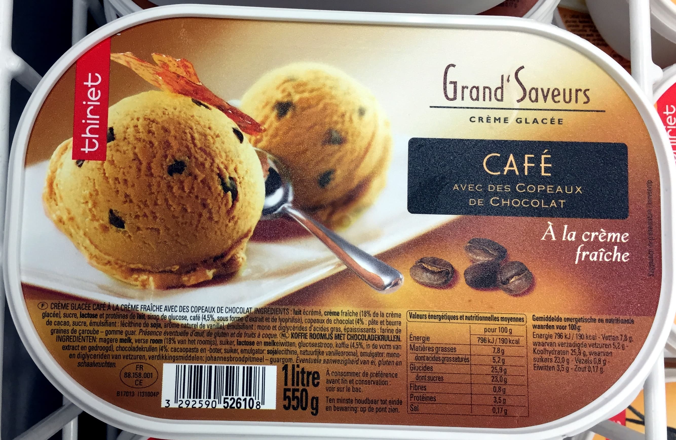 Thiriet sorbet café avec des copeaux de chocolat packshot