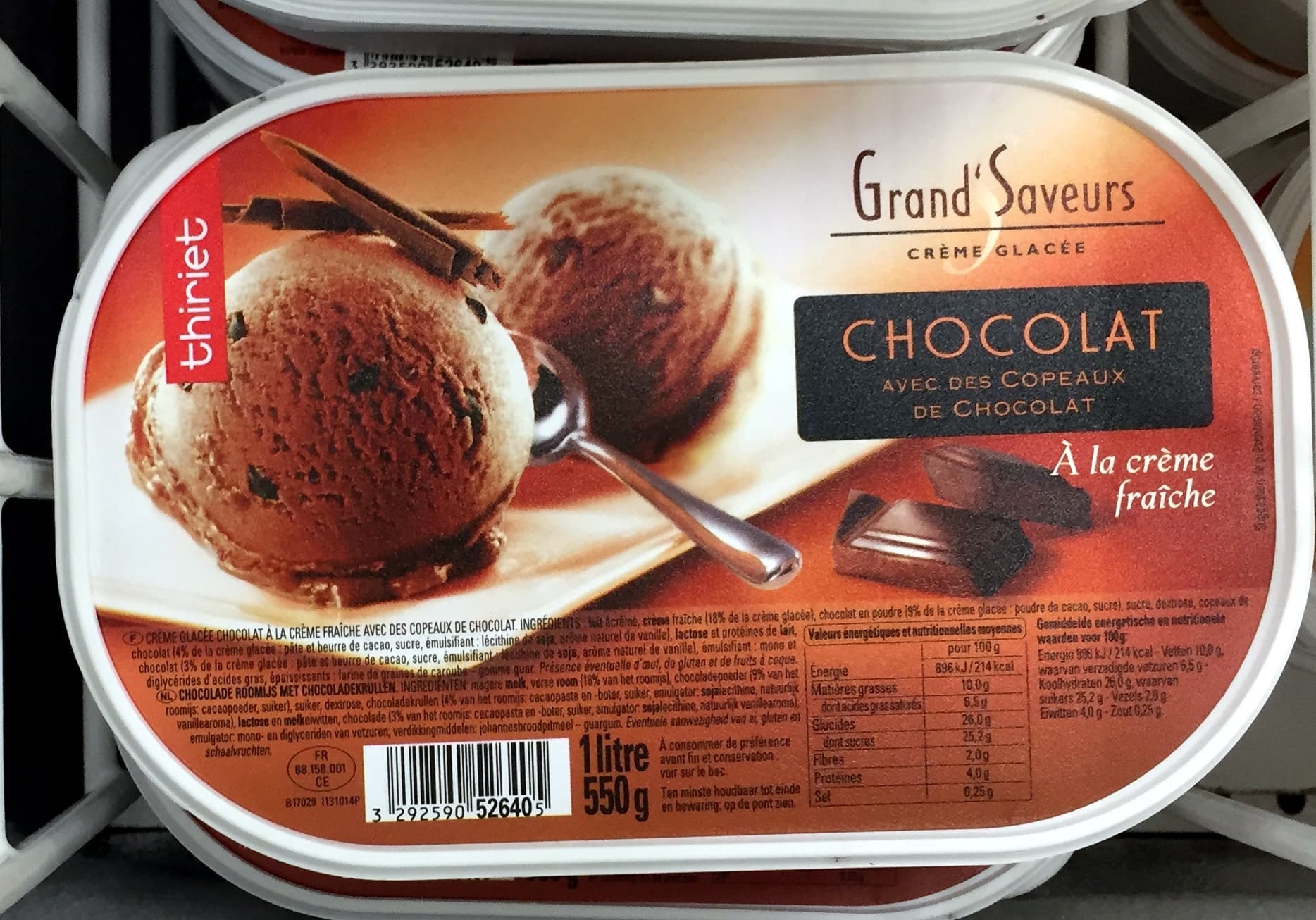 Thiriet sorbet chocolat avec des copeaux de chocolat packshot