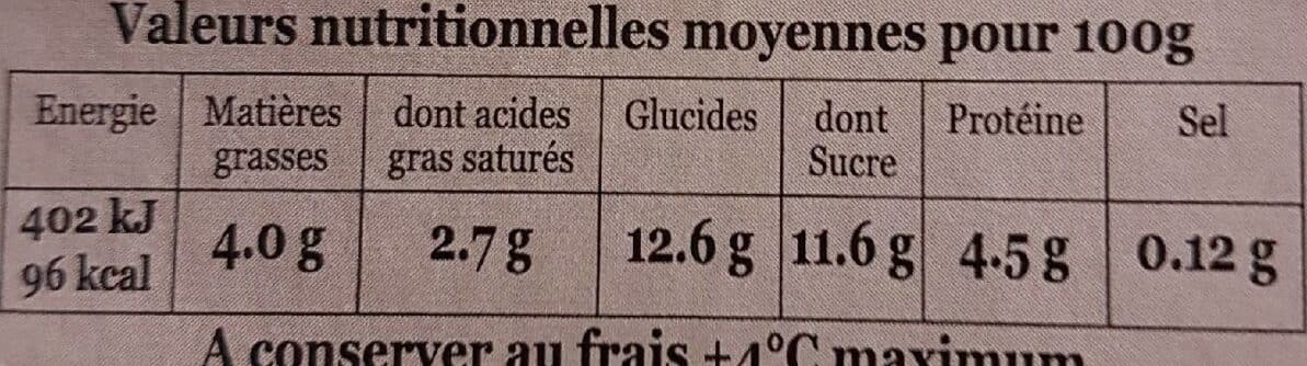 La Ferme de la Vieille Abbaye Le yaourt fermier au lait du jour - brassé sur lit d'éclats de noix de coco packshot