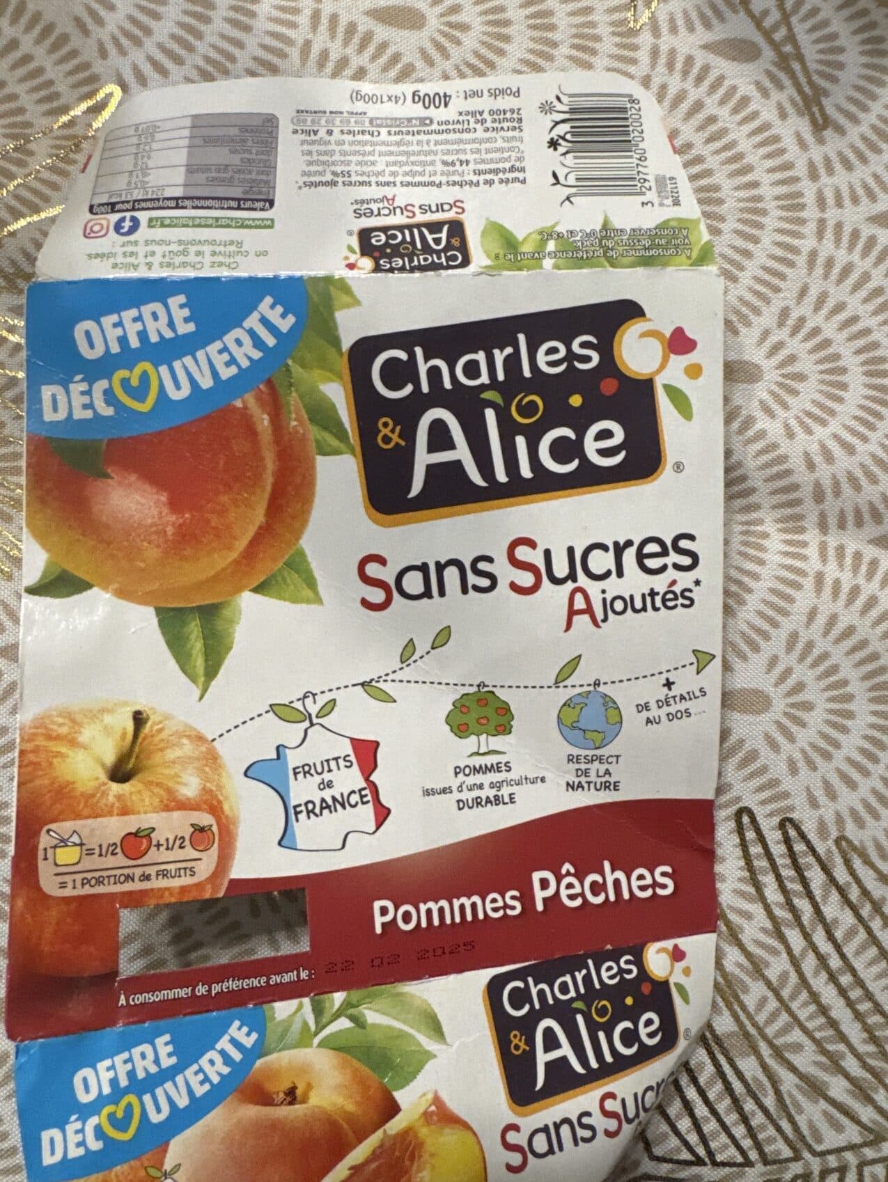 Charles & Alice Purée de pommes pêches sans sucres ajoutés packshot