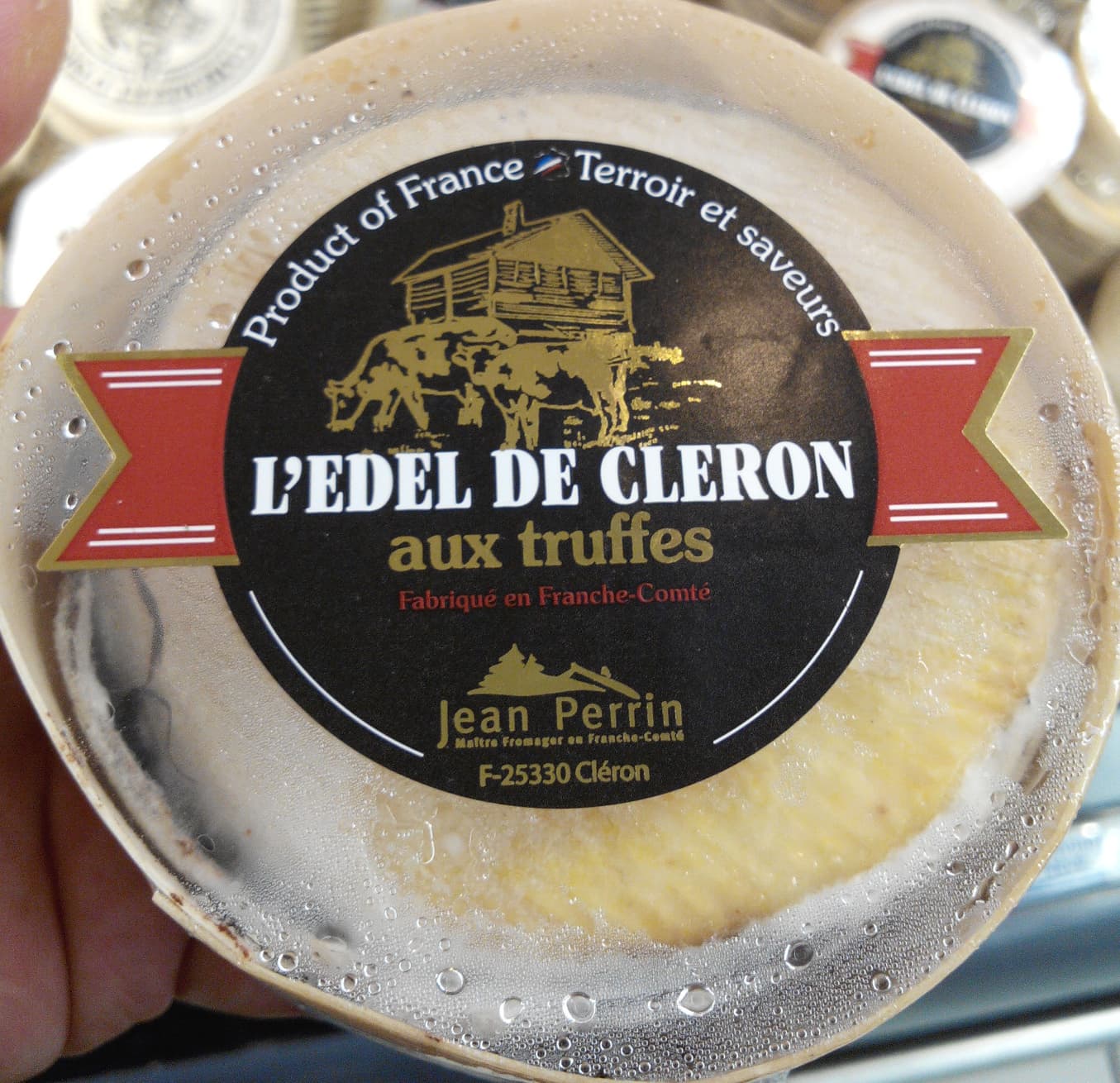 Jean Perrin L'Edel de Cléron aux truffes packshot