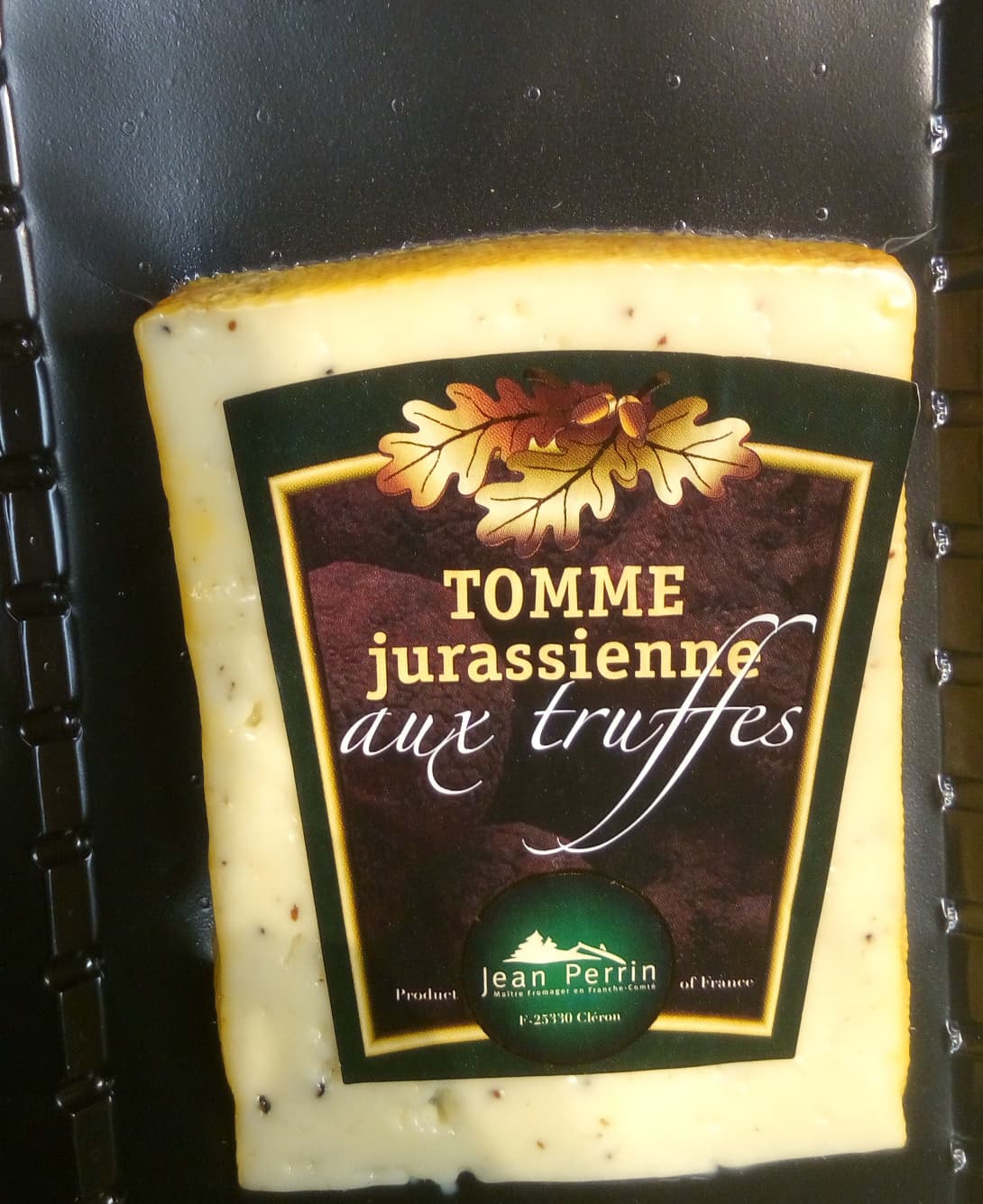 Jean Perrin Tomme jurassienne aux truffes packshot