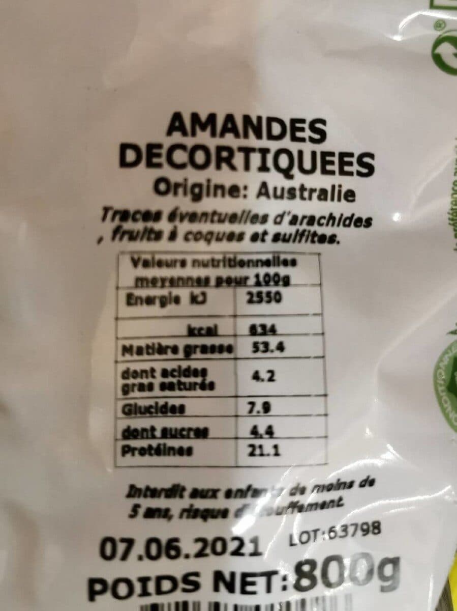 Holy Nuts Amandes décortiquées packshot