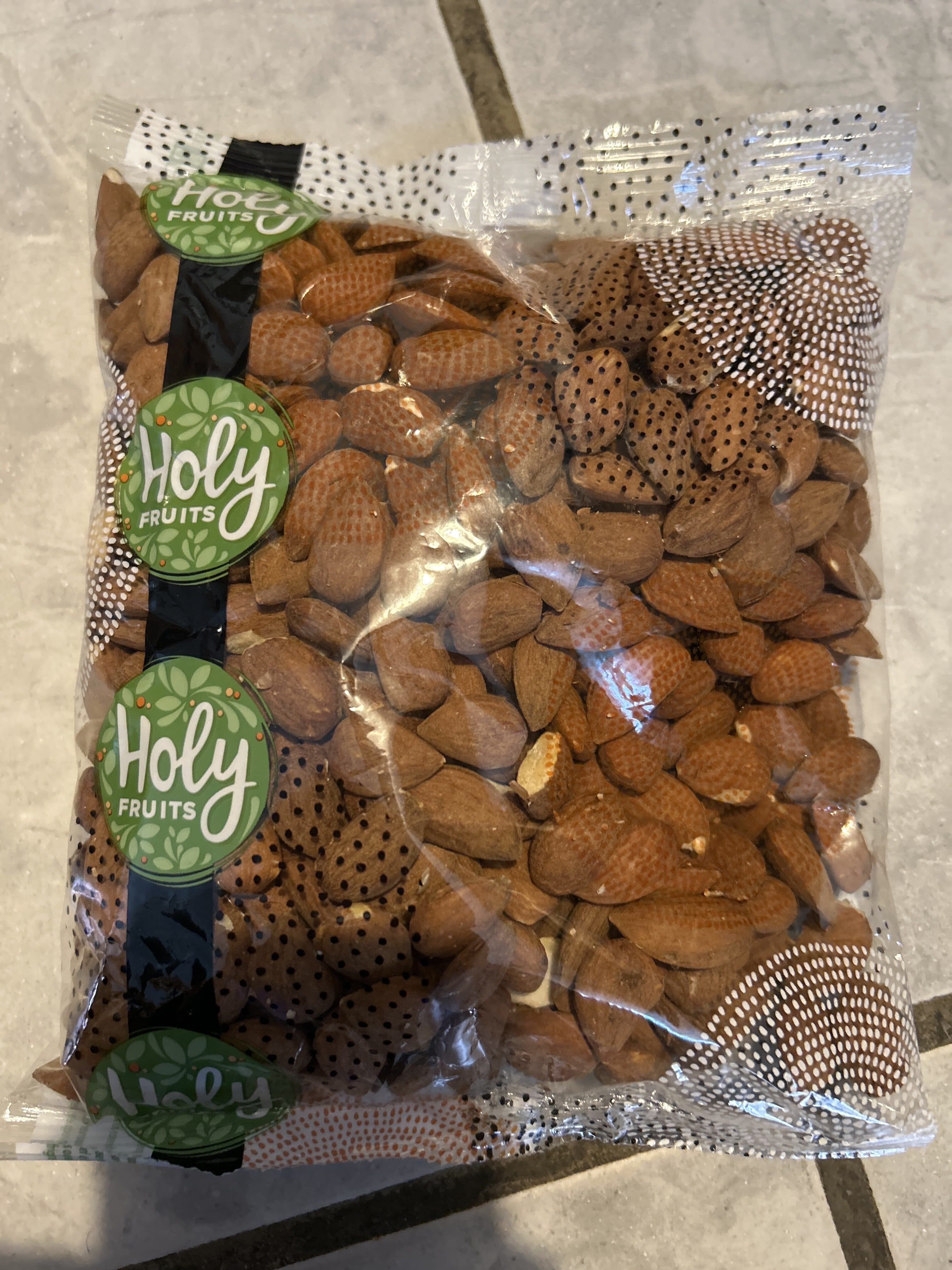 Holy Fruits Amandes décortiquées packshot