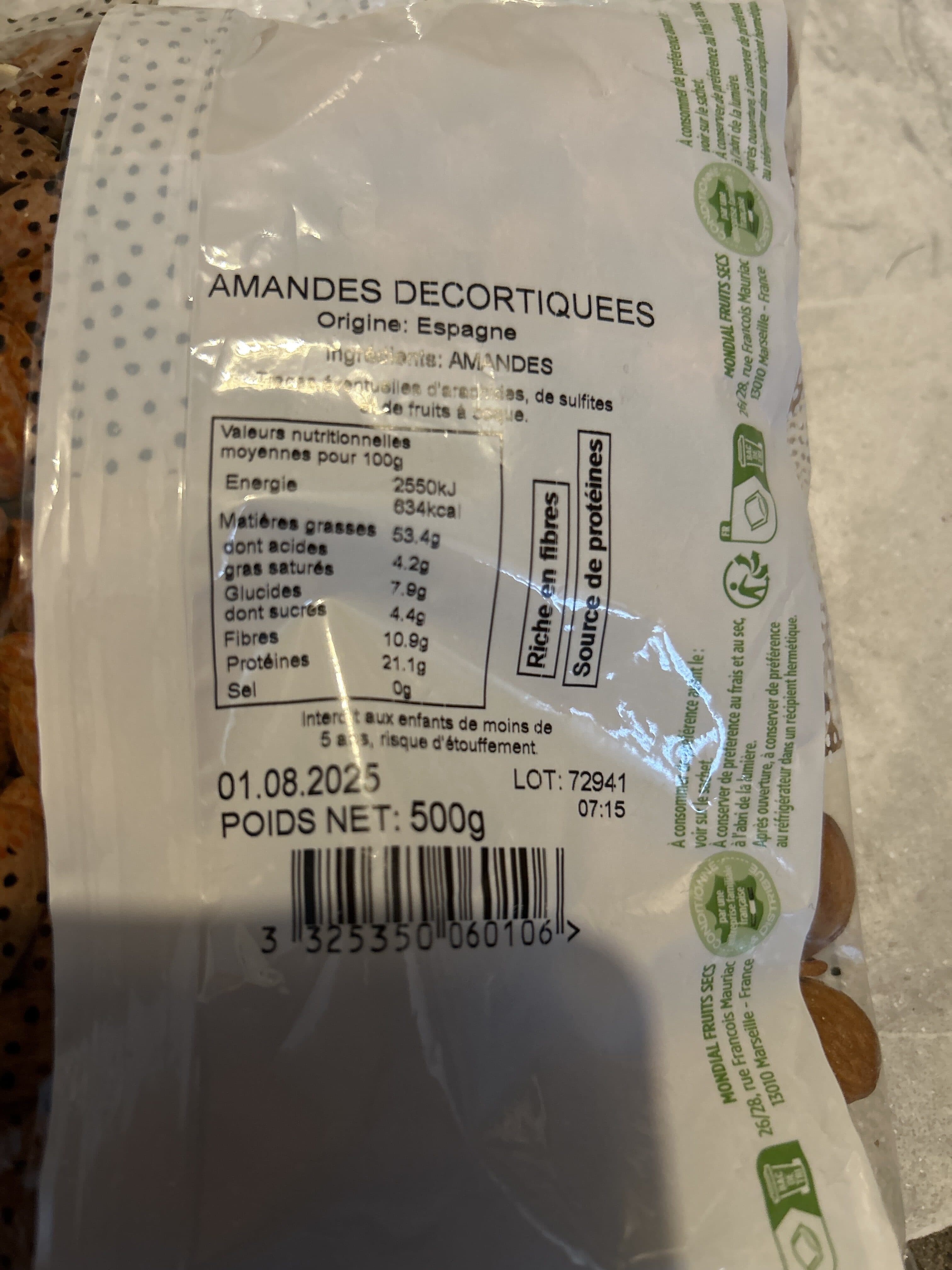 Holy Fruits Amandes décortiquées packshot