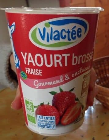 Vilactée Yaourt Fraise Entier Brassé packshot