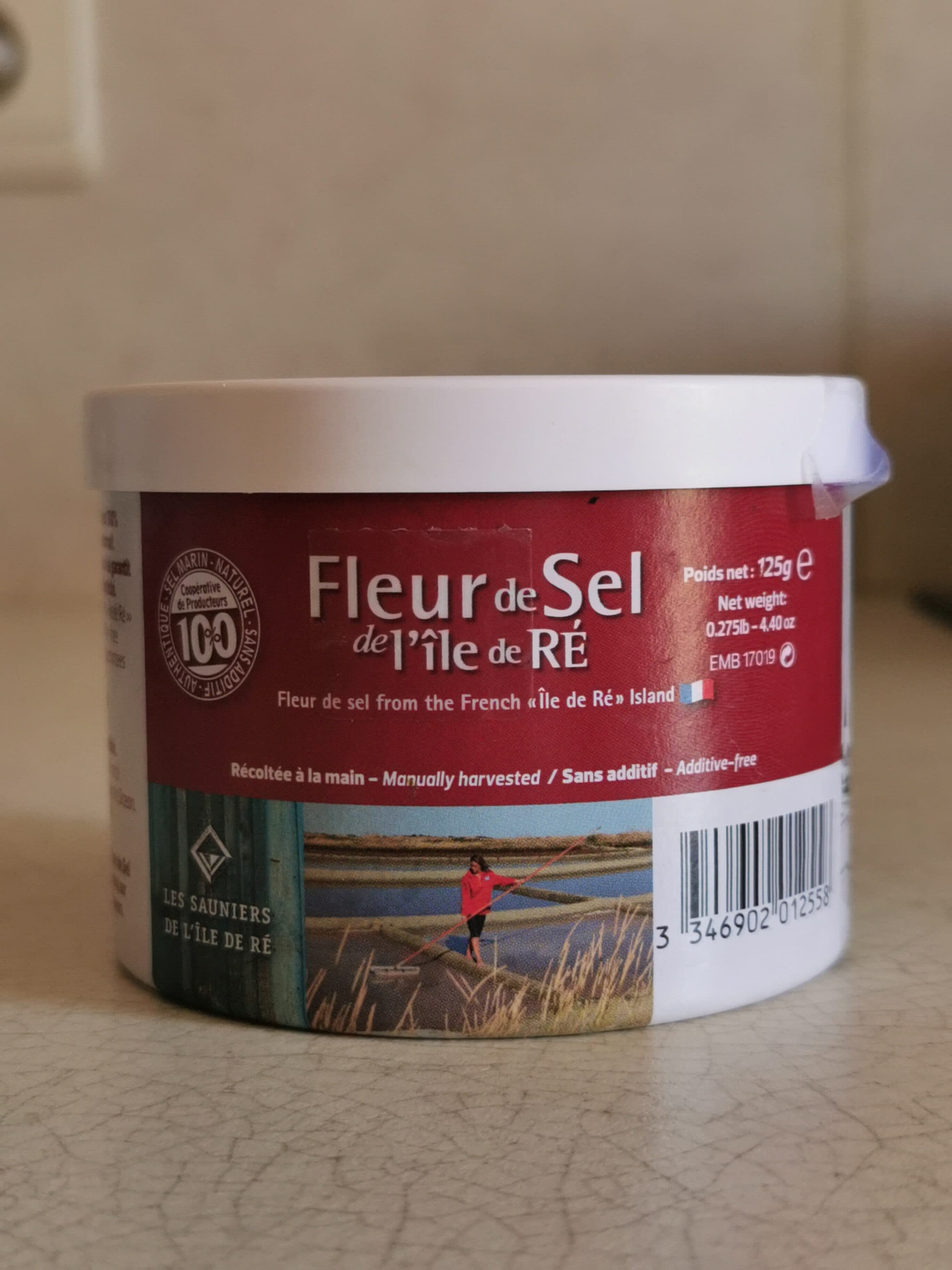 Les sauniers de l'île de Re Fleur de sel de l'ile de Ré packshot