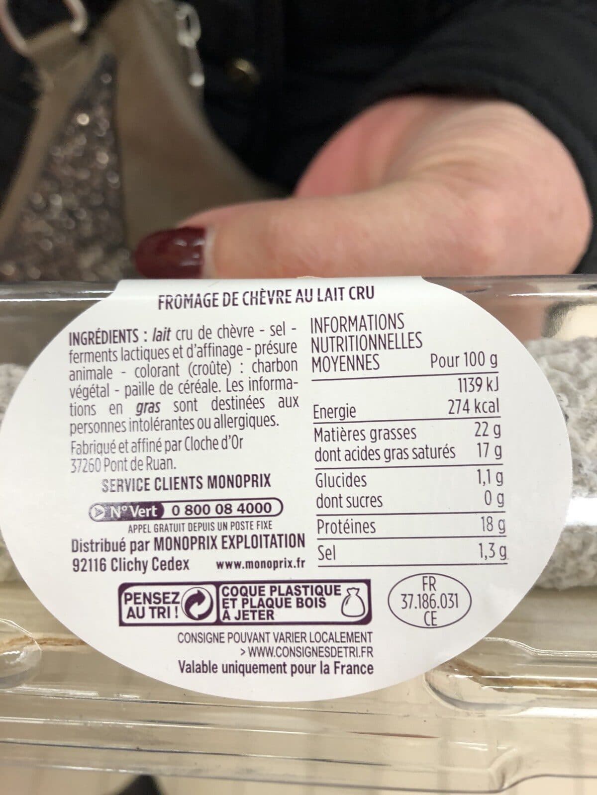 Monoprix Sainte Maure de Touraine, fromage de chèvre au lait cru, AOC packshot