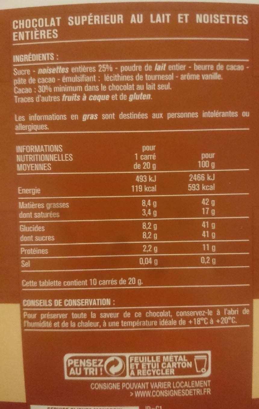 Monoprix Chocolat au lait noisettes entières packshot