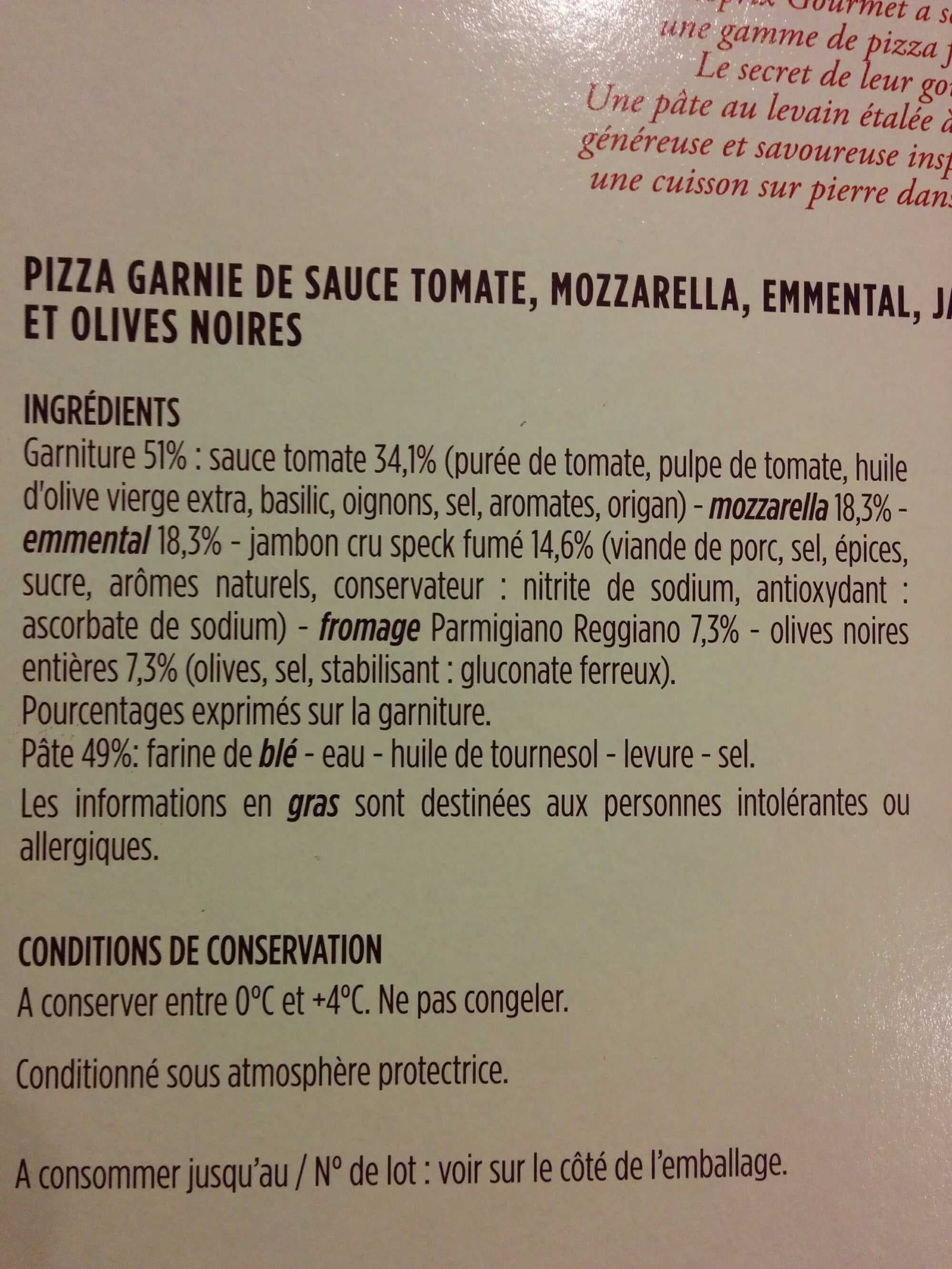 Monoprix Pizza cuite au feu de bois au speck et mozzarella packshot