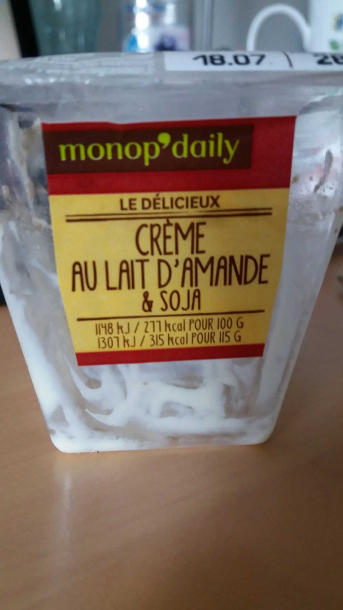 Monoprix Crème au lait d'amande et soja packshot