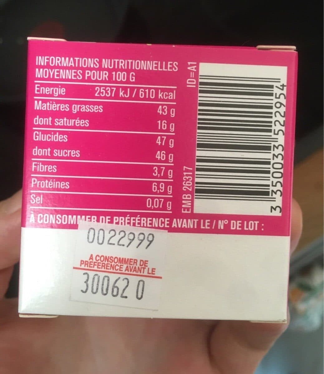 Monoprix Veritable coquille d'oeuf remplie de chocolat praliné packshot