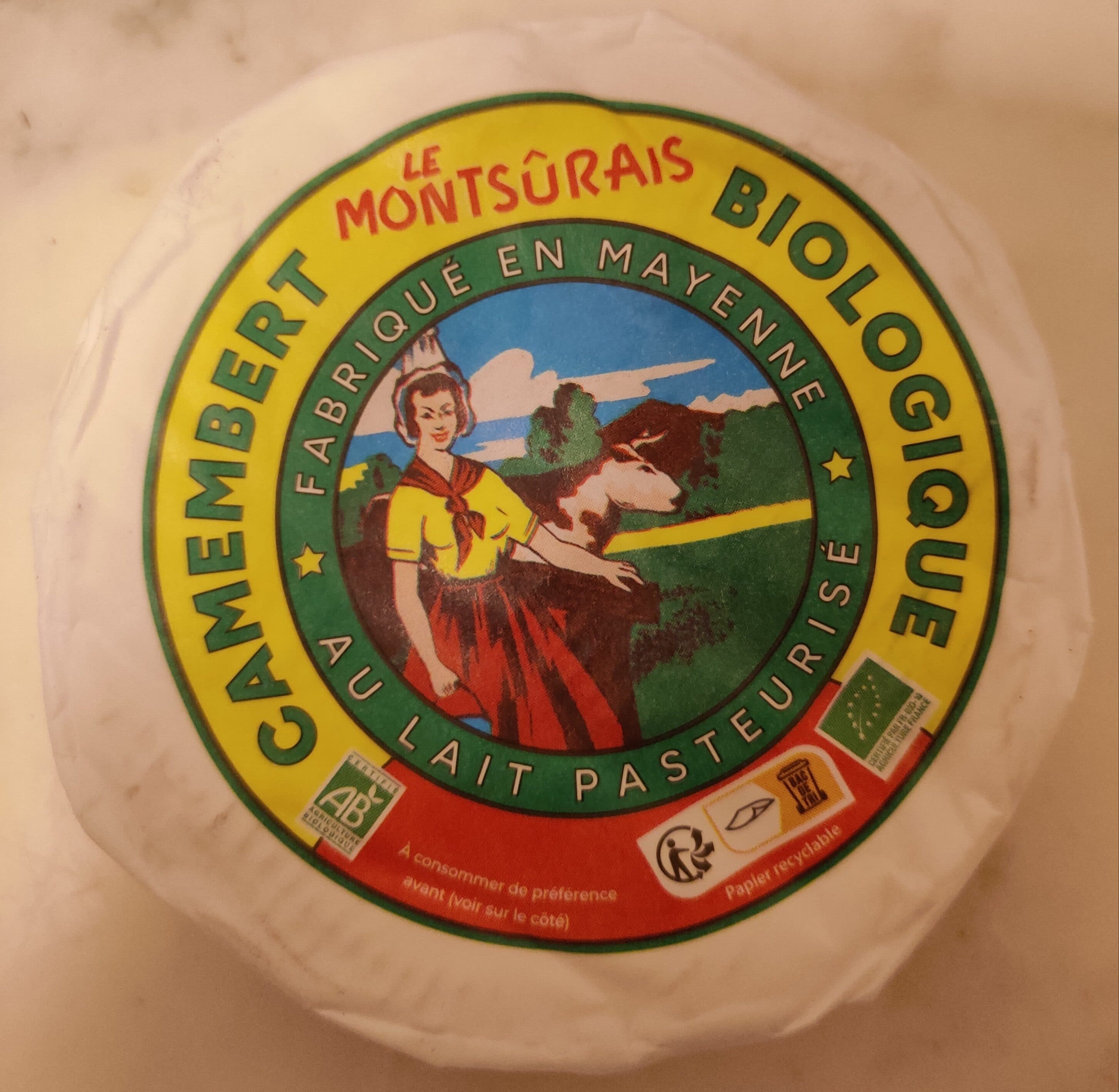 Le Montsûrais Camembert au lait pasteurisé Bio packshot