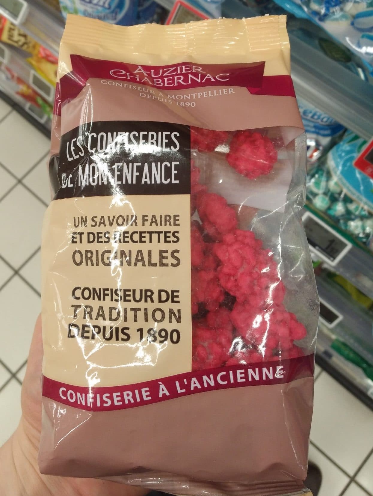 Auzier Chabernac Pralines rouges aux amandes packshot
