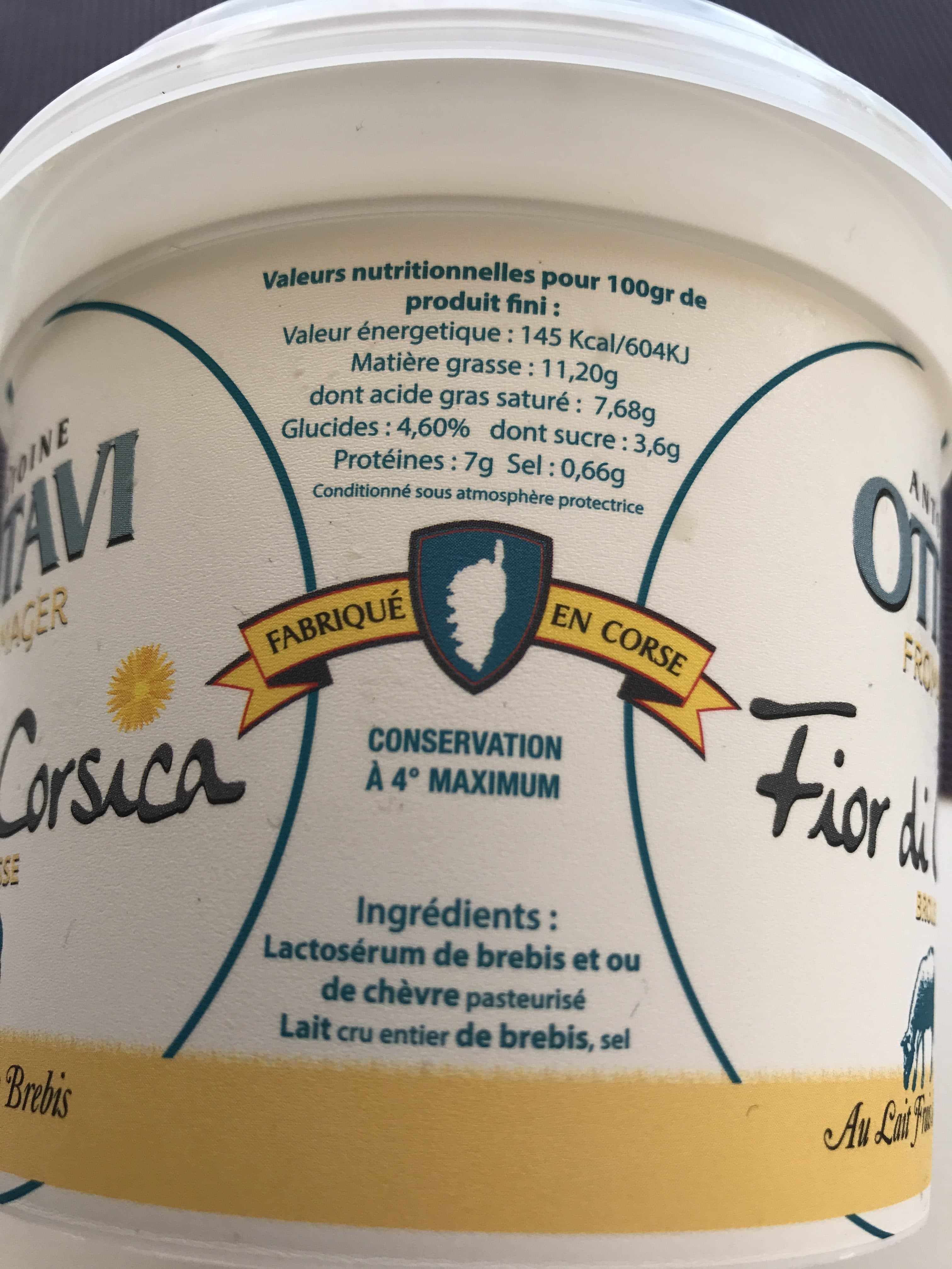 Ottavi Brocciu frais AOP packshot