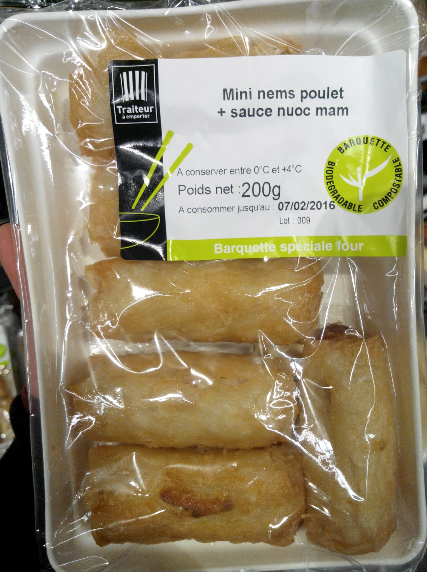 Traiteur à emporter Mini nems poulet + sauce nuoc mam packshot