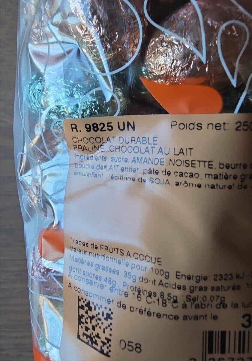 Open Food Facts Oeufs pralinés chocolat au lait packshot