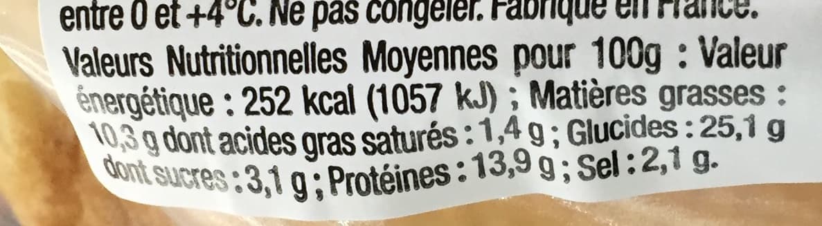 Daunat Navettes façon Bretzel Médaillons de Poulet rôti sauce Moutarde à l'Ancienne packshot