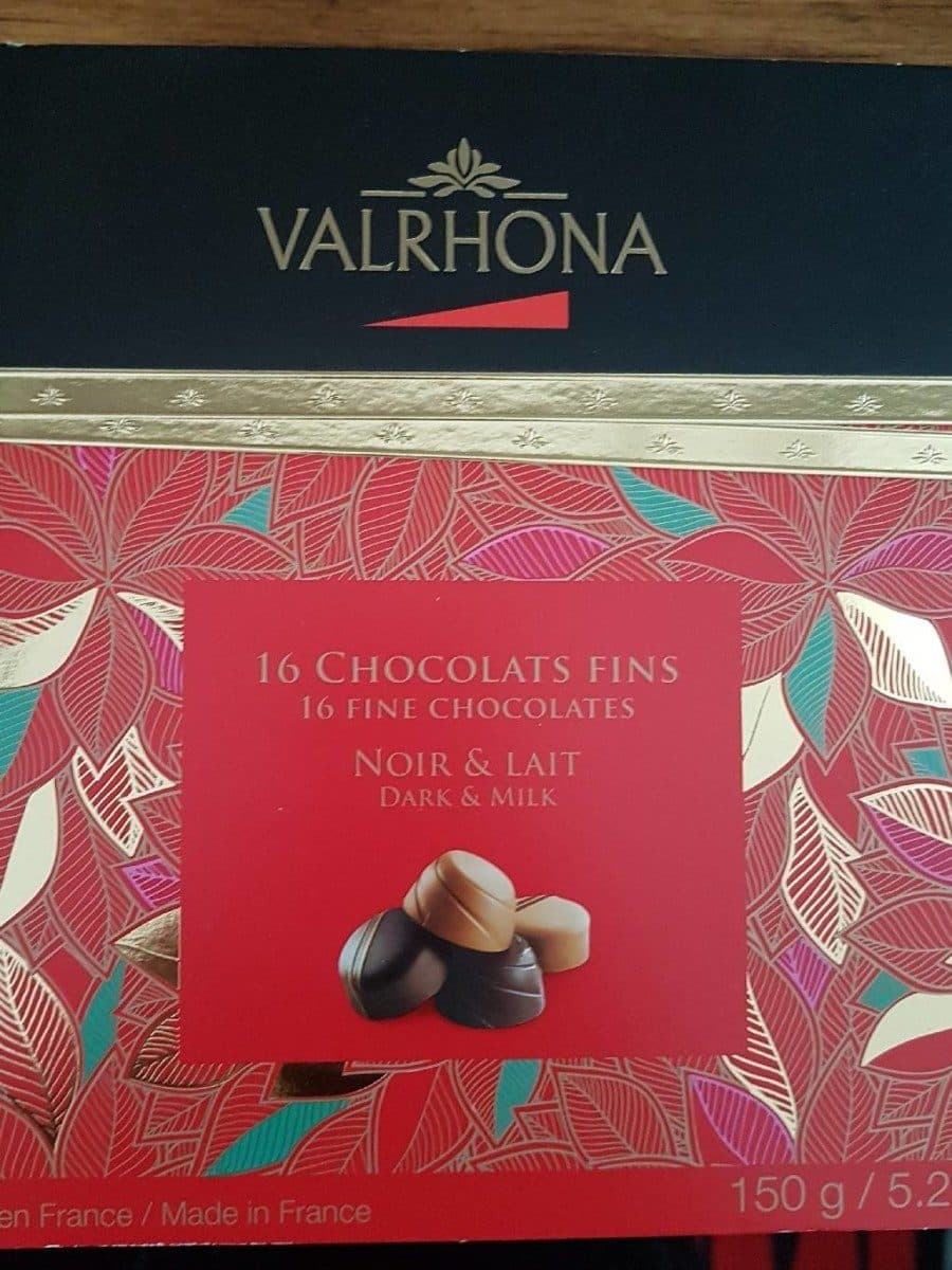 Valrhona Coffret 16 Chocolats Fins packshot