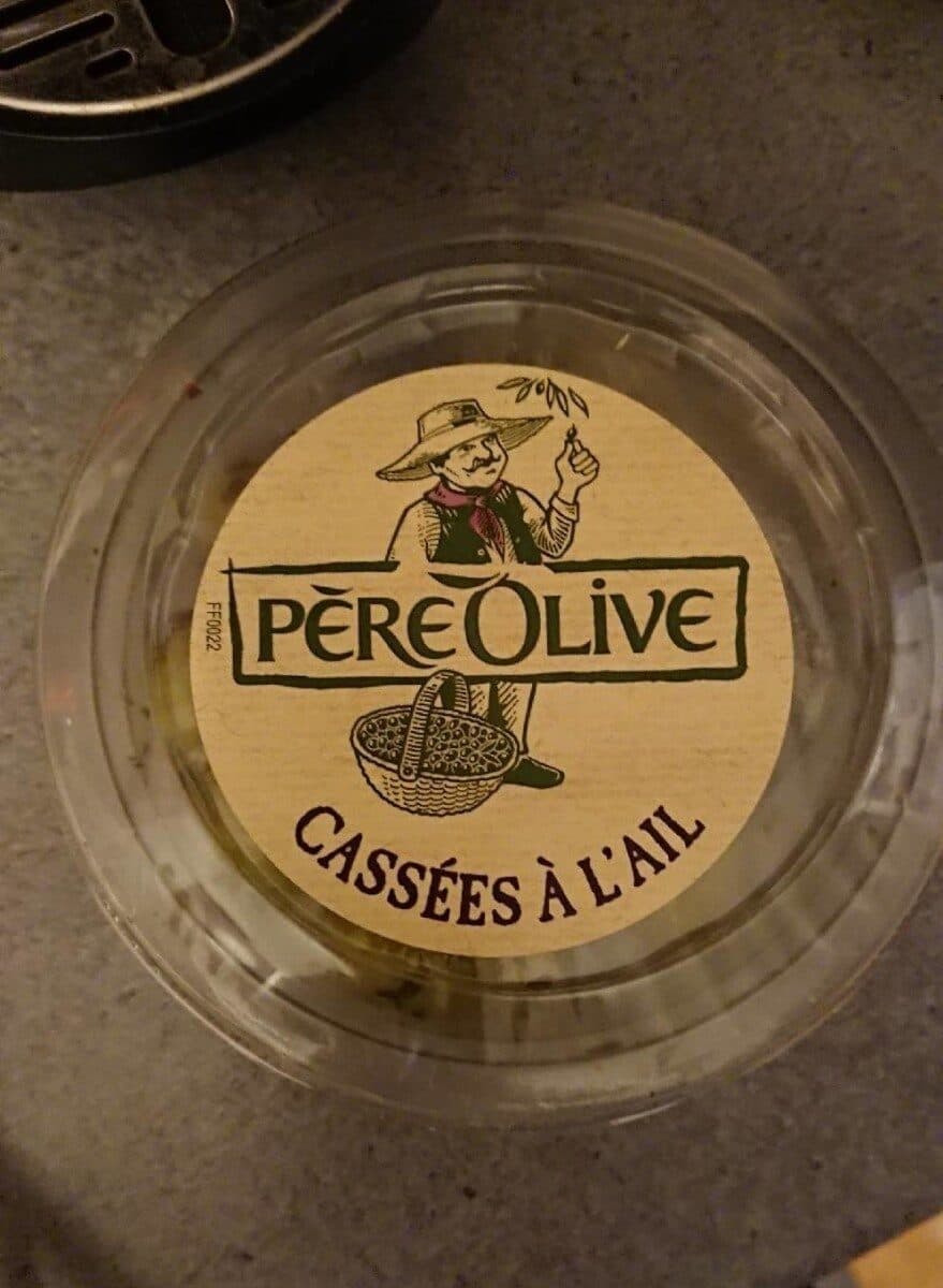 Père Olive Olives vertes cassées à l ail packshot