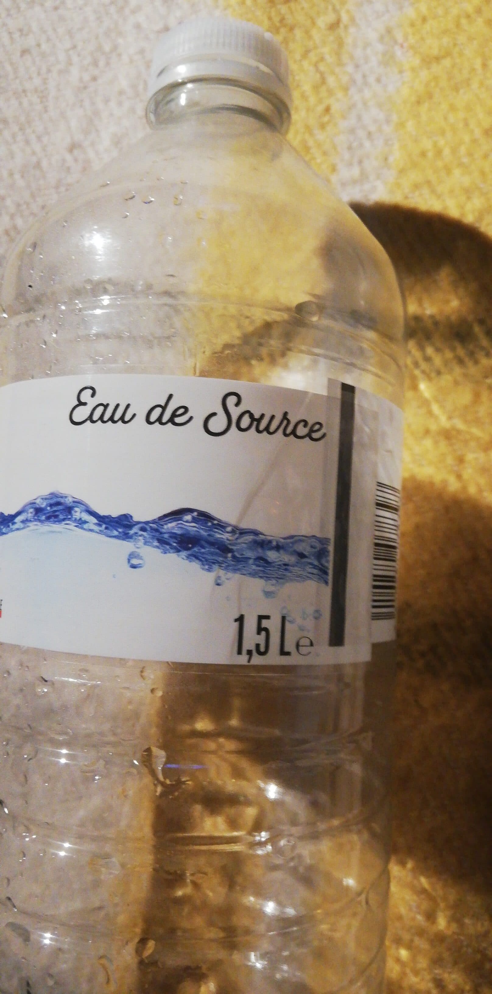 Intermarché Eau de source Les Chesnaux packshot