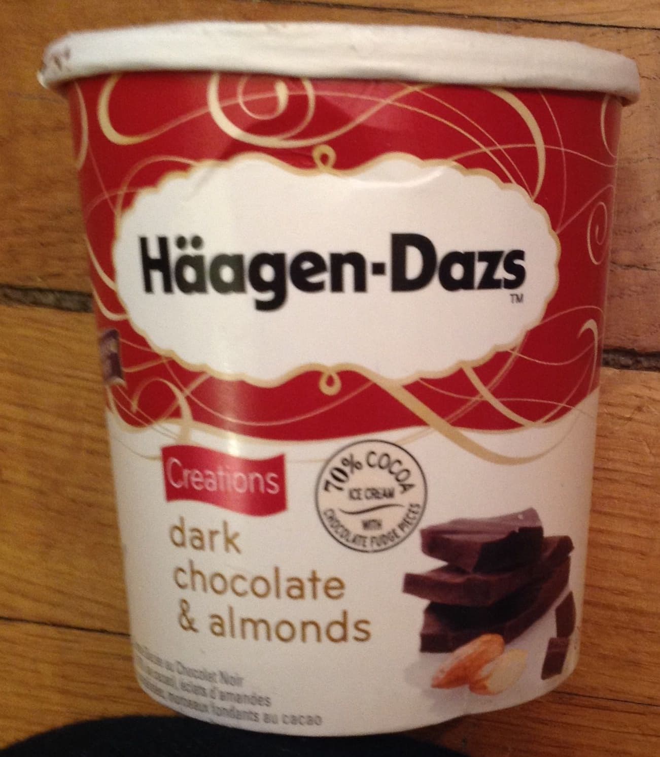 Häagen-Dazs Creations Dark chocolate & almonds packshot