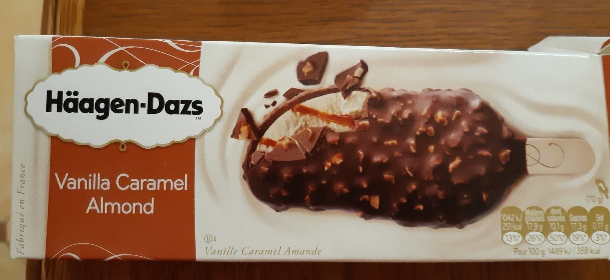 Häagen-Dazs Glace Vanille Caramel Amande packshot