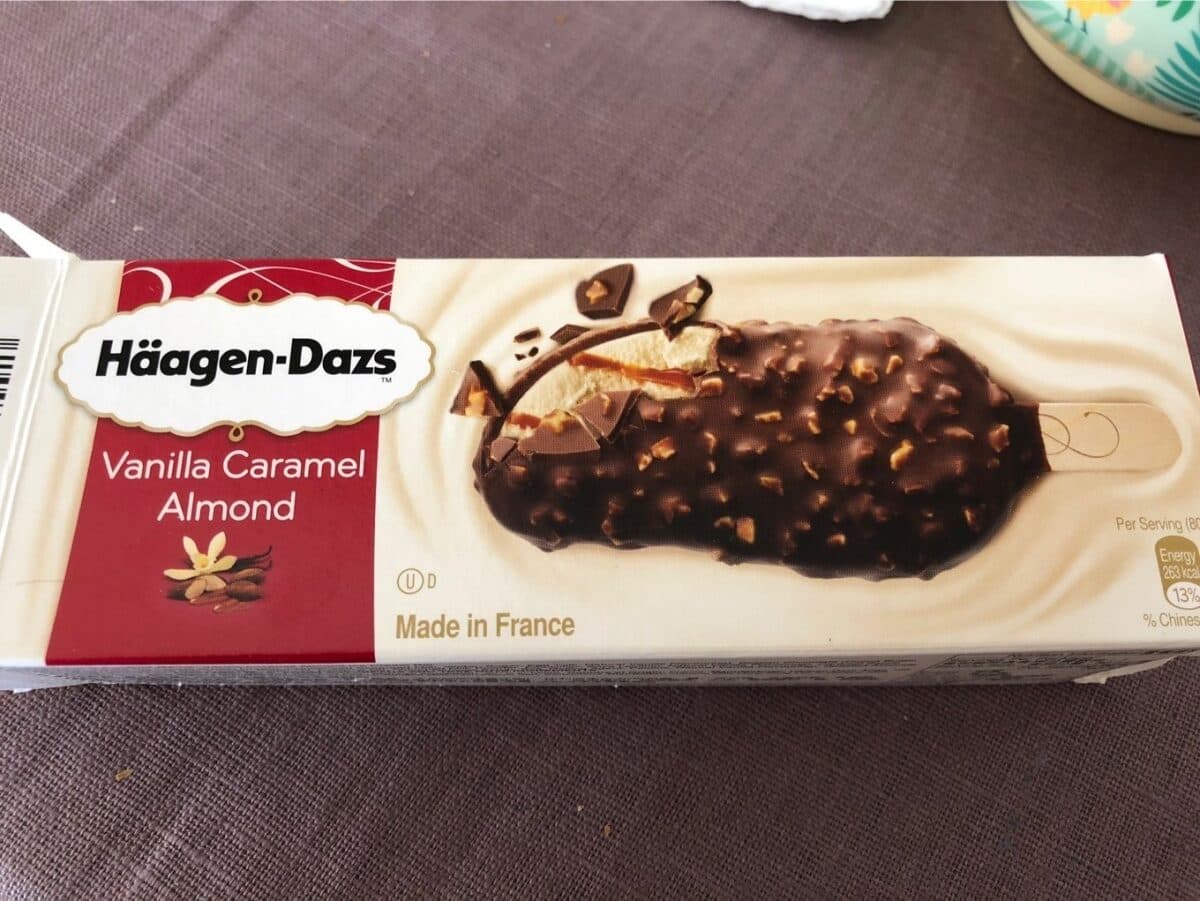 Häagen-Dazs 哈根達斯-香草焦糖脆杏仁雪糕 packshot