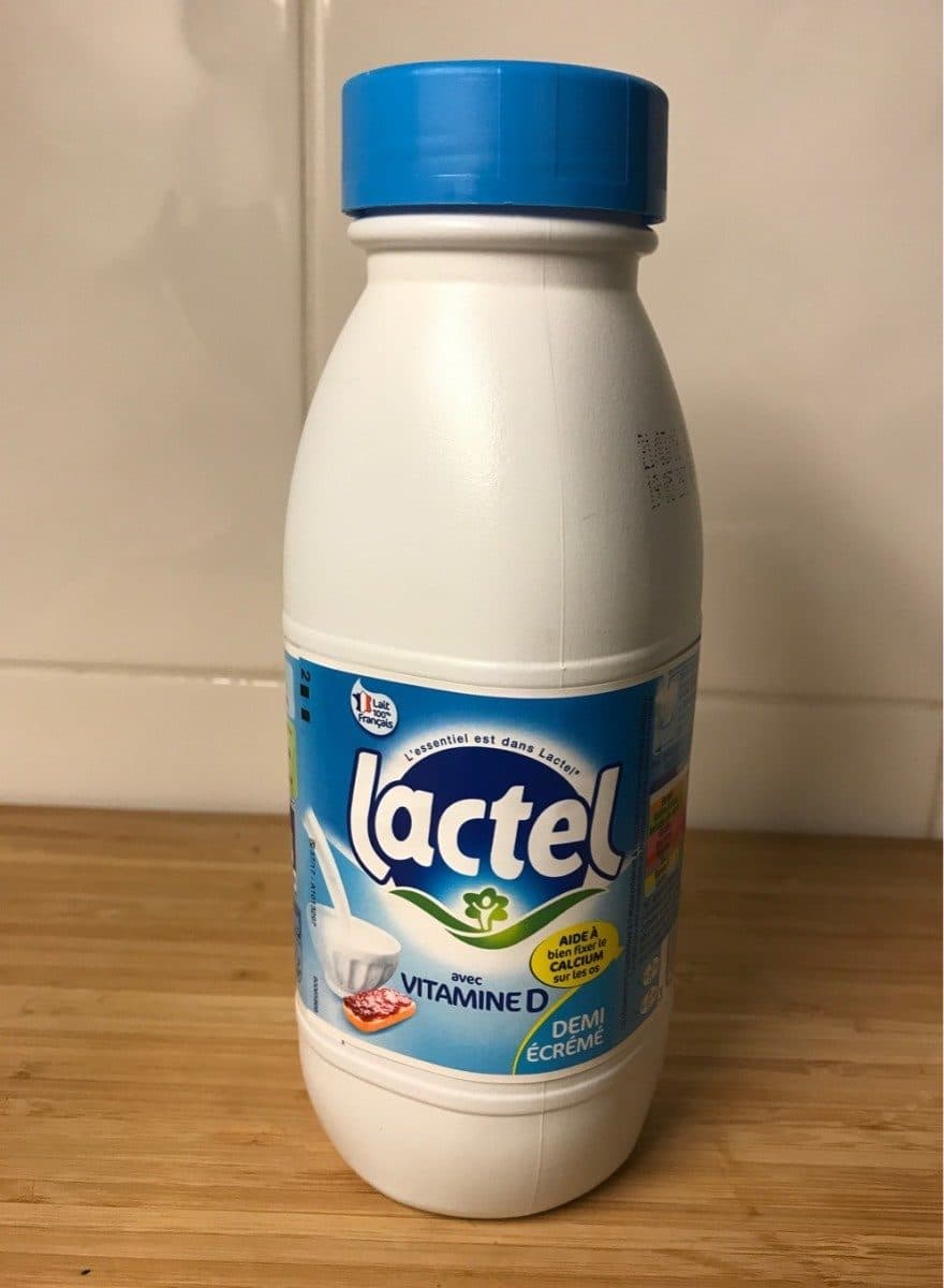 Lactel Lait demi-écrémé packshot