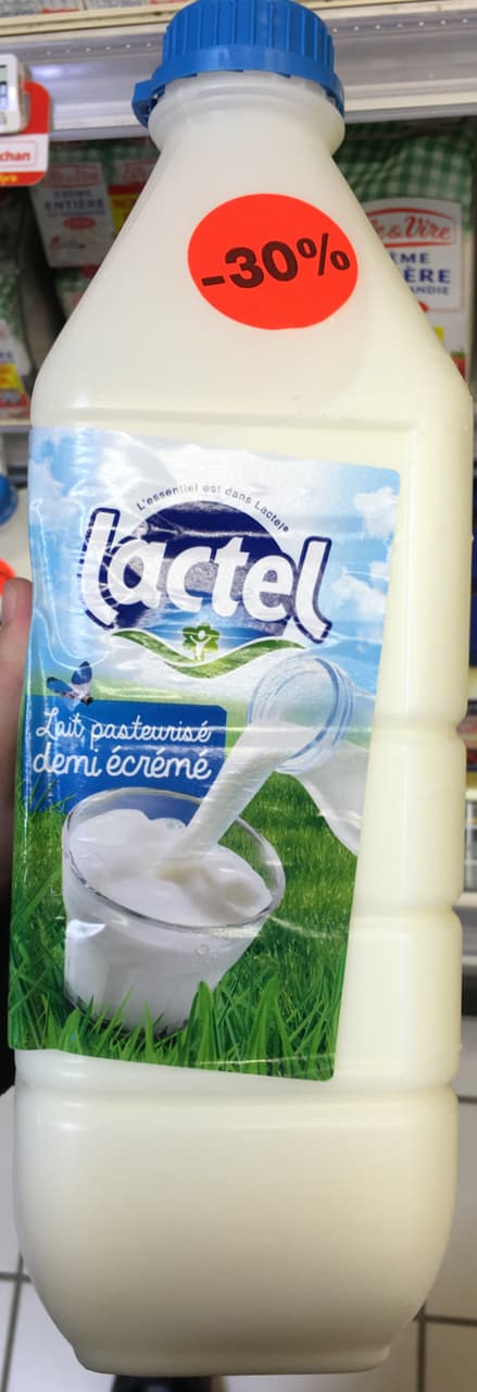 Lactel Lait pasteurisé demi écrémé packshot
