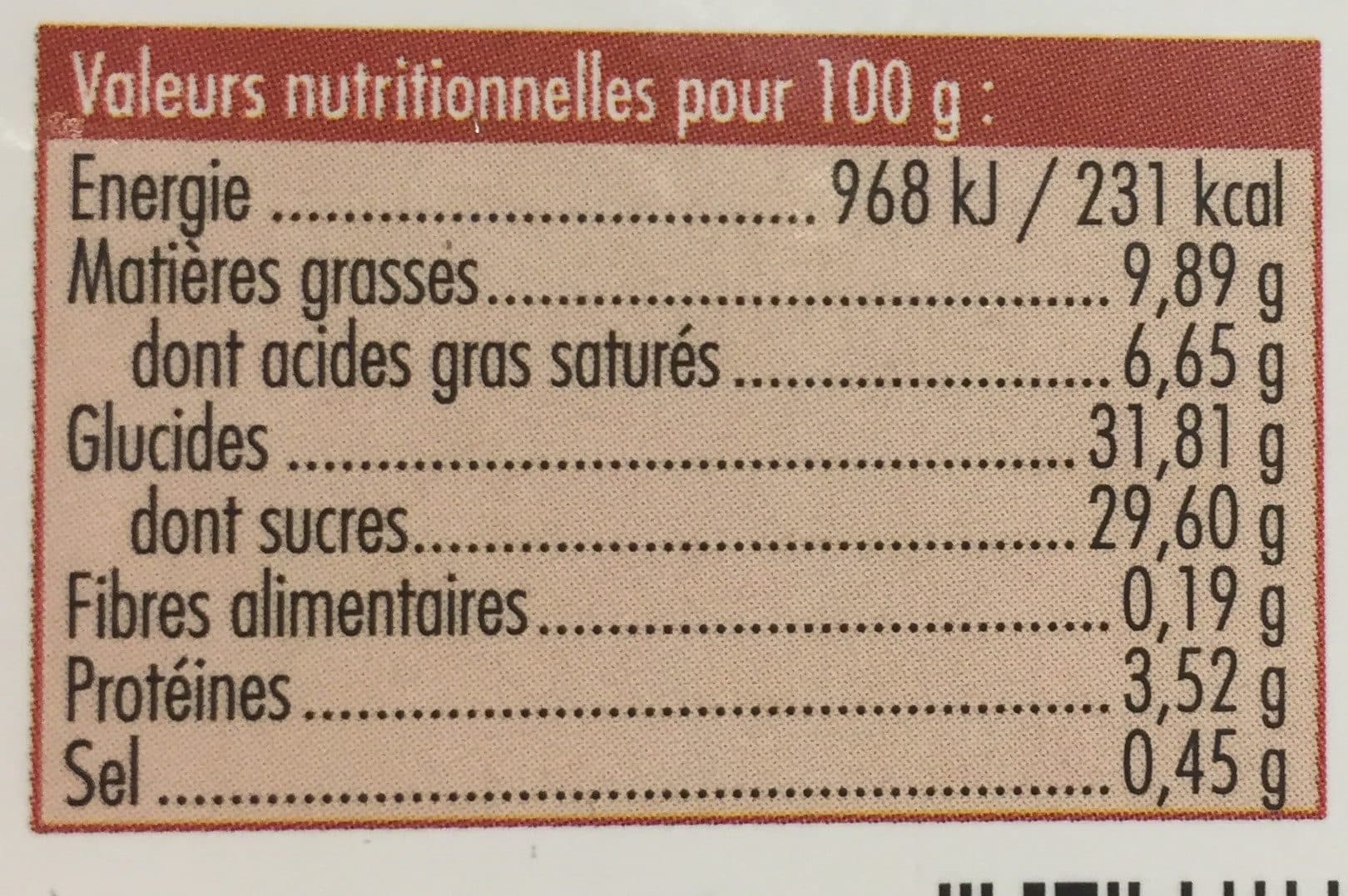 La Manufacture des Belles Glaces Crème glacée au caramel, au beurre et au sel de Guérande avec morceaux et sauce au caramel packshot
