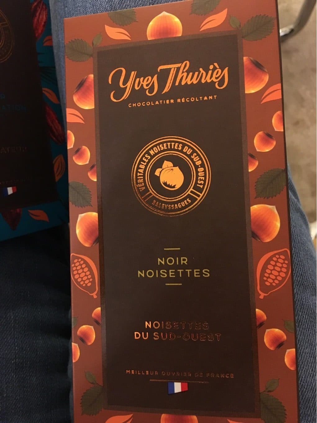 Yves Thuries Chocolat noir Noisettes packshot