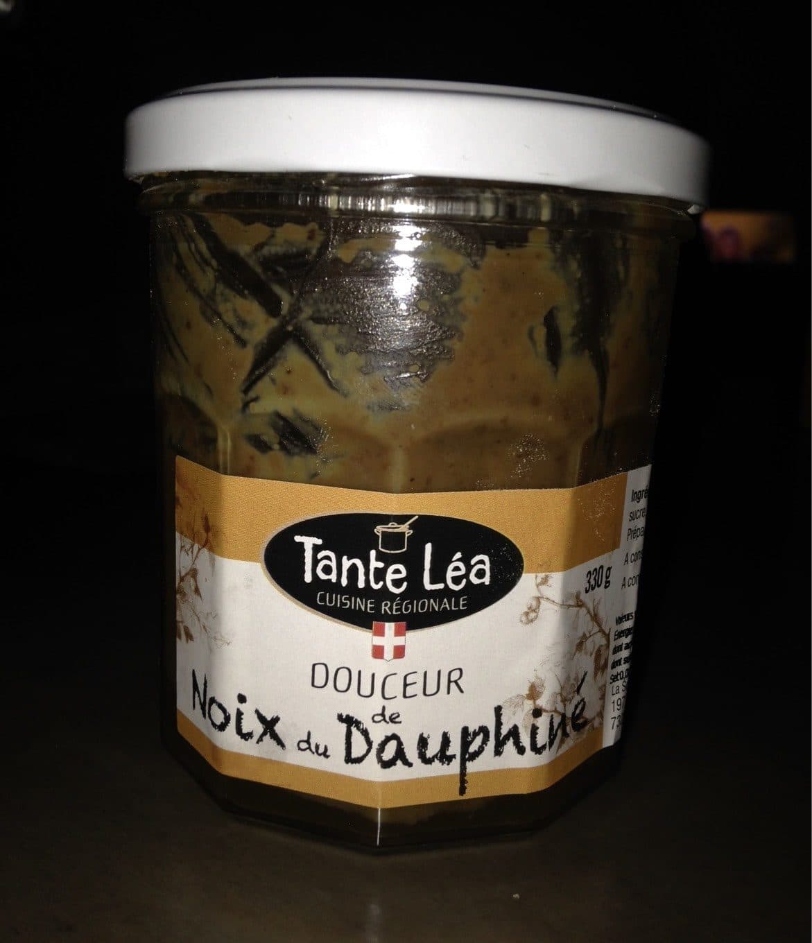 Tante Léa Douceur de Noix du dauphiné packshot