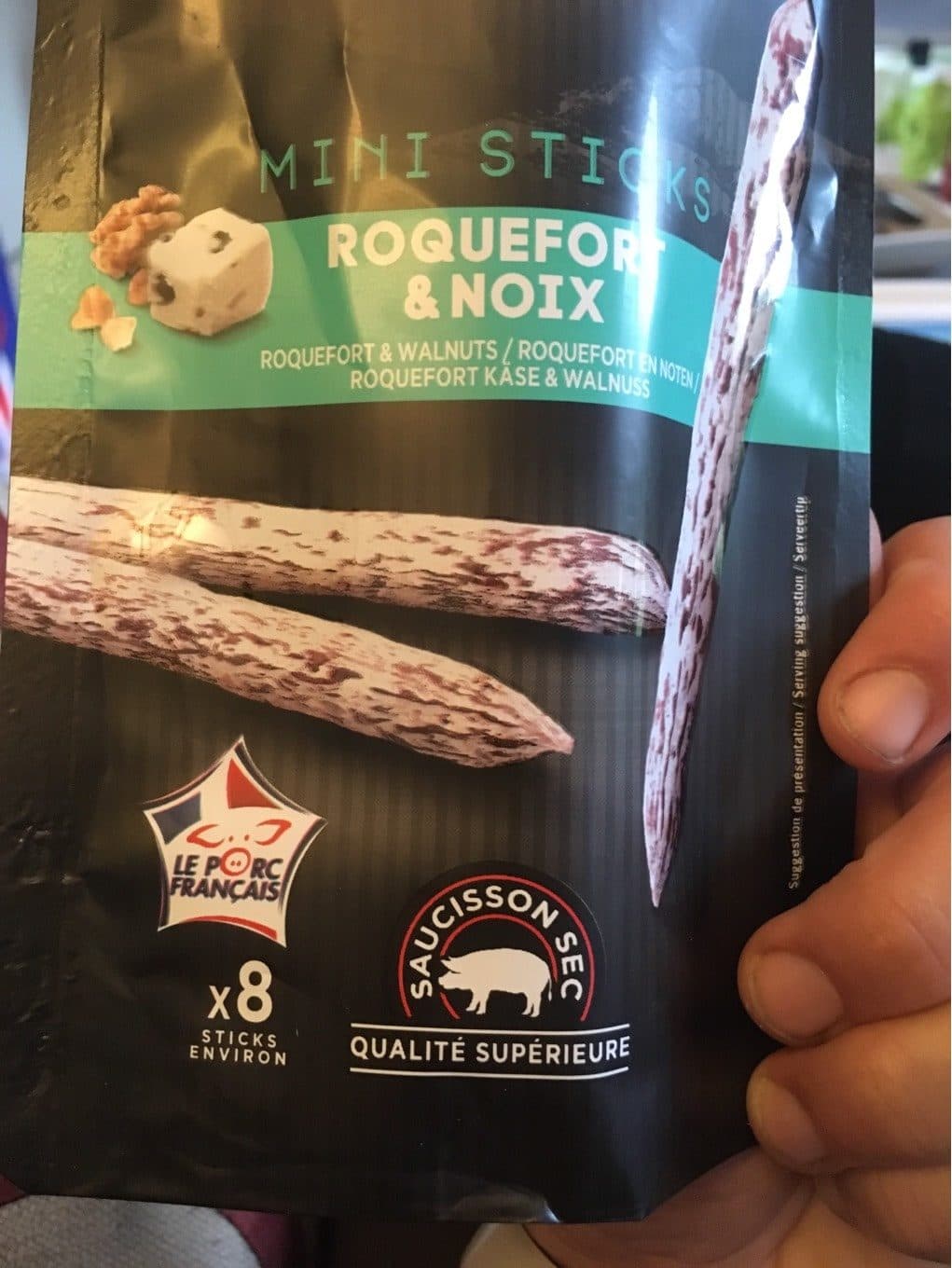 Auvernou Mini sticks roquefort et noix packshot