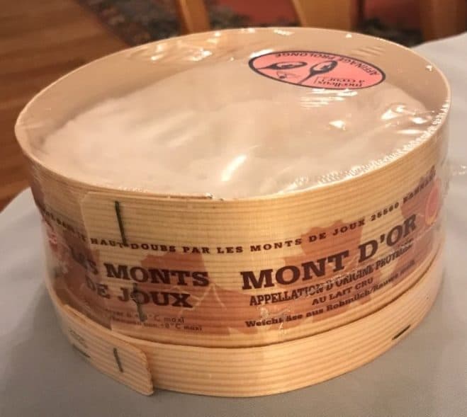 Les Monts de Joux Mont d'or AOP au lait cru packshot