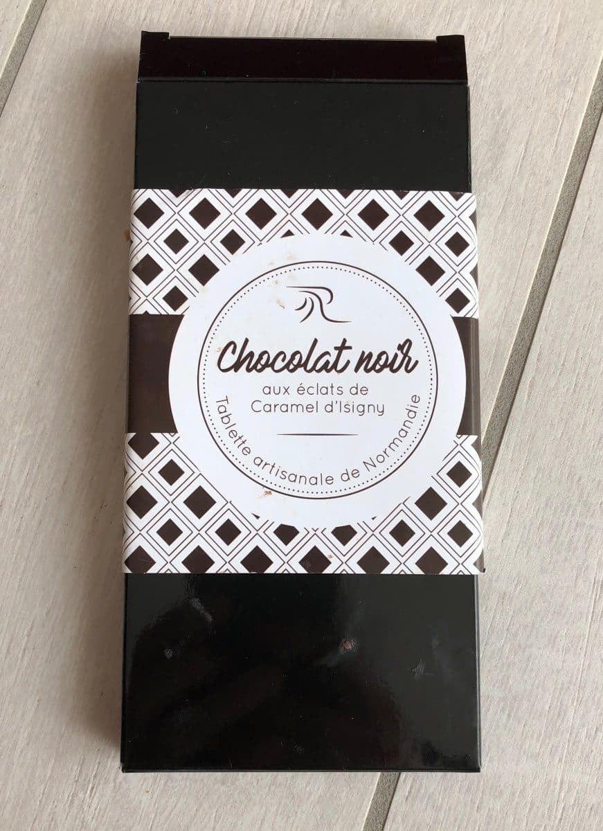 Open Food Facts Chocolat noir aux eclats de caramel d'Isigny packshot