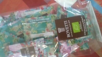Bovetti Mini carrés chocolat noir bio origine St domingue packshot