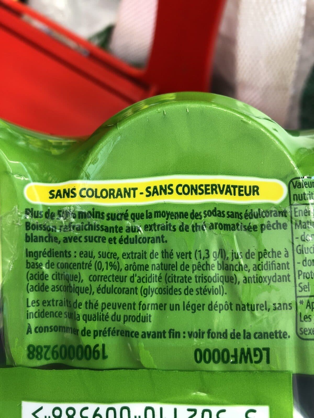 Lipton Green ice tea packshot