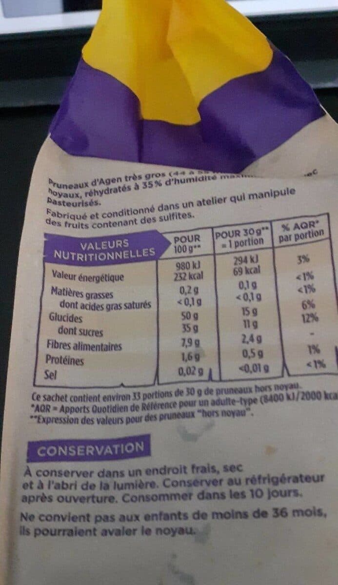 Maitre Prunille Pruneaux d'agen avec noyaux packshot